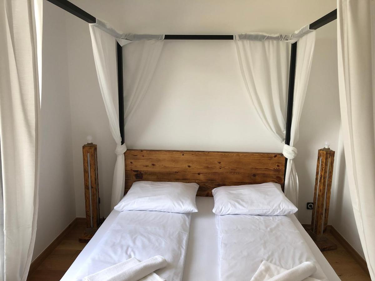 Dwor Gogolewo Nad Warta Bed & Breakfast Ksiaz Wielkopolski Eksteriør bilde