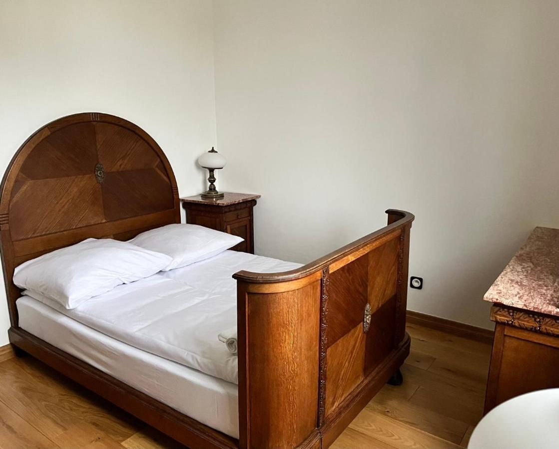 Dwor Gogolewo Nad Warta Bed & Breakfast Ksiaz Wielkopolski Eksteriør bilde